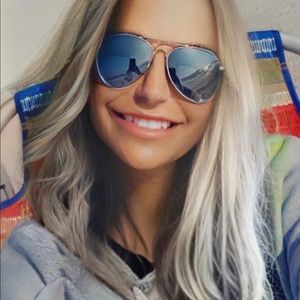 Meet your Posher, Traci